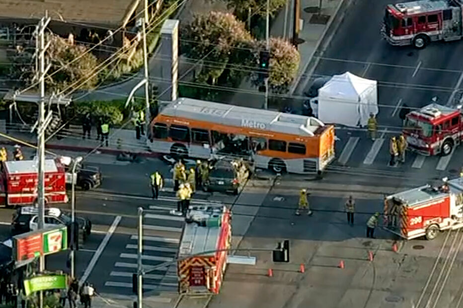 Pelo menos três mortos em queda de helicóptero da emissora NBC em Los Angeles 