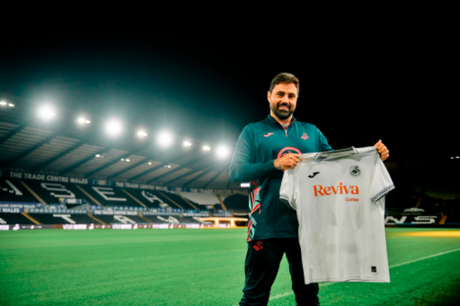 Vítor Matos lidera a II liga inglesa com o Swansea