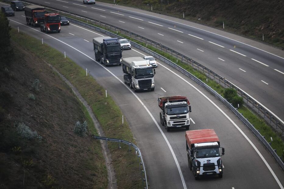 Camiões em marcha lenta contra preço dos combustíveis