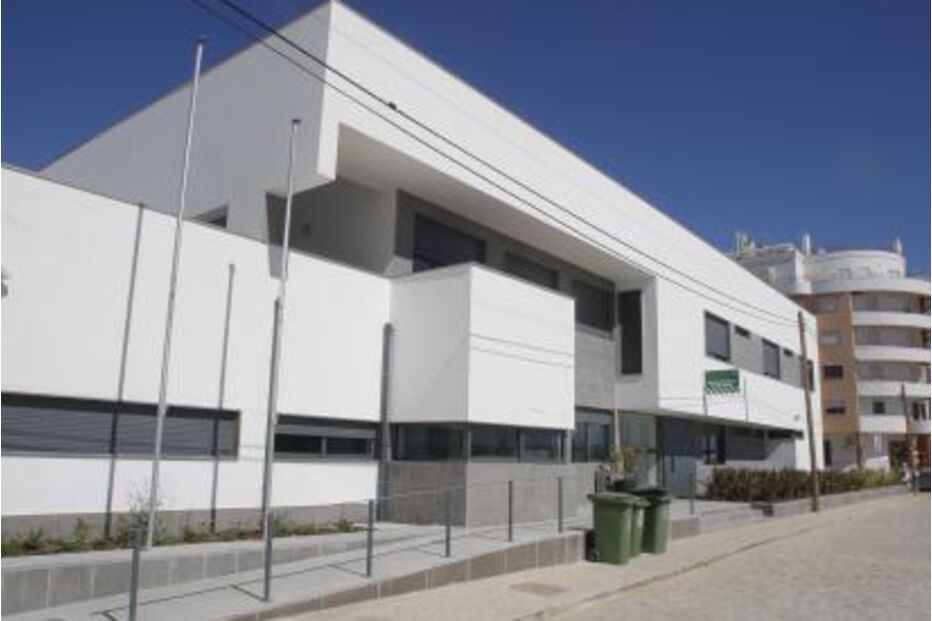 Brasileiro é detido na Costa de Caparica com pistola Glock e cocaína
