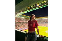 Madalena Aragão apoia a seleção com a camisola número 15