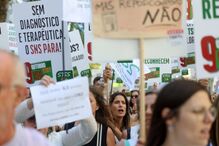 Técnicos de diagnóstico e terapêutica manifestam-se em Lisboa por melhores salários