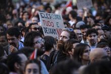 Milhares concentram-se em Lisboa contra o custo de vida e da habitação