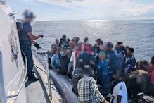 Polícia Marítima resgatou 43 migrantes em operação de busca e salvamento, este sábado, 10, na Grécia 2