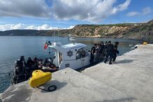 Polícia Marítima resgatou 43 migrantes em operação de busca e salvamento, este sábado, 10, na Grécia 2
