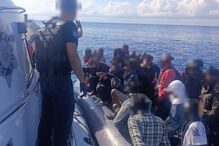 Polícia Marítima resgatou 43 migrantes em operação de busca e salvamento, este sábado, 10, na Grécia 2