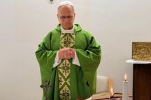 Papa Leão XIV celebra missa no hospital no quarto dia de internamento