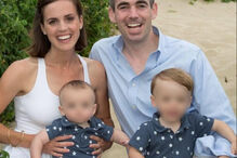 John Kennedy Jr. com a família