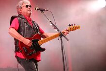 Tim celebra 50 anos de carreira com álbum duplo ao vivo