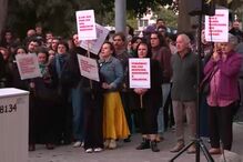 Dezenas de pessoas na vigília solidária contra despejo de família em Lisboa 