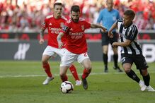 Rafa Silva com lugar em risco para o Santa Clara