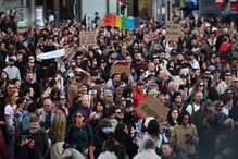 Manifestação pela habitação no Porto