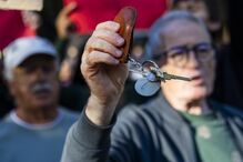 Manifestação pela habitação no Porto