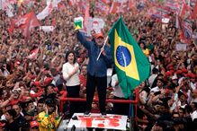 Lula da Silva é eleito presidente do Brasil pela quarta vez a dois dias de completar 81 anos