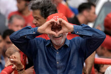Derrotado na primeira volta, ganha a segunda. Brasil escolheu Lula da Silva para comandar o 'barco'