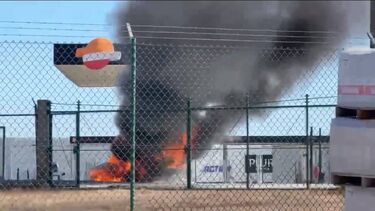 Carro arde junto a bomba de gasolina em Beja