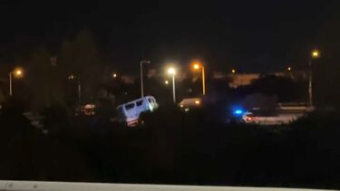 Carro incendeia-se na Segunda Circular em Lisboa
