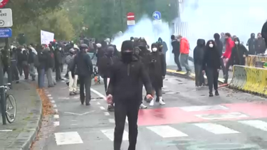 Mais de 100 detidos em protestos contra cortes orçamentais em Bruxelas