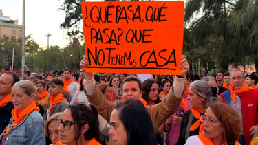 Centenas protestam em Barcelona contra crise da habitação e pedem greve geral 