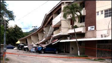 Imagens mostram destruição após dois fortes sismos abalarem o Panamá