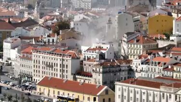 Imagens de drone mostram fumo de incêndio em hotel na zona de Alfama