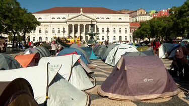 Acampada pela habitação não é única, mas violência policial é quase inédita 
