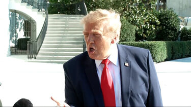 “É uma jornalista horrível”: Trump insulta repórter após pergunta sobre caso de abuso sexual 