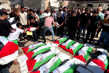 Funeral coletivo em Gaza após recuperação de restos mortais de palestinianos mortos na guerra
