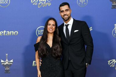 O jogador do FC Porto e a sua acompanhante na gala Dragões de Ouro