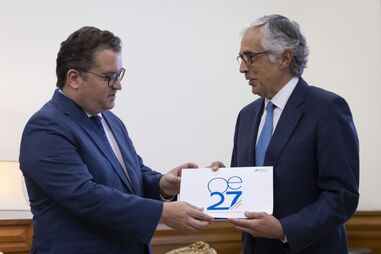 Ministro das Finanças, Joaquim Miranda Sarmento, entrega a proposta do Orçamento do Estado para 2027
