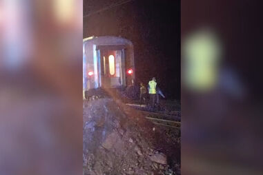 Carro abalroado por comboio em Vila Nova da Barquinha