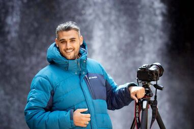 Fotógrafo palestiniano Mahmud Abu Hamda conquistou este sábado, 10, o prémio de fotografia da 33.ª edição do Prémio Bayeux para Correspondentes de Guerra