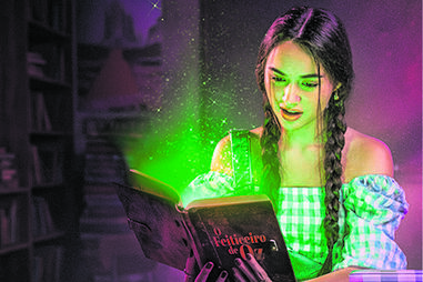 Eva Stuart é a protagonista do espetáculo 'O Feiticeiro de Oz - Um Musical Pop'