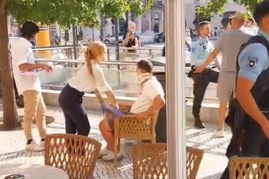 Rixa termina com jovem esfaqueado nos Restauradores em Lisboa