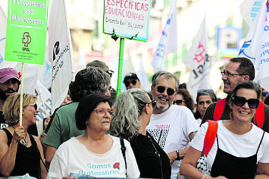 Correção dos exames foi satirizada. Mário Nogueira, ex-líder da Fenprof, esteve presente 