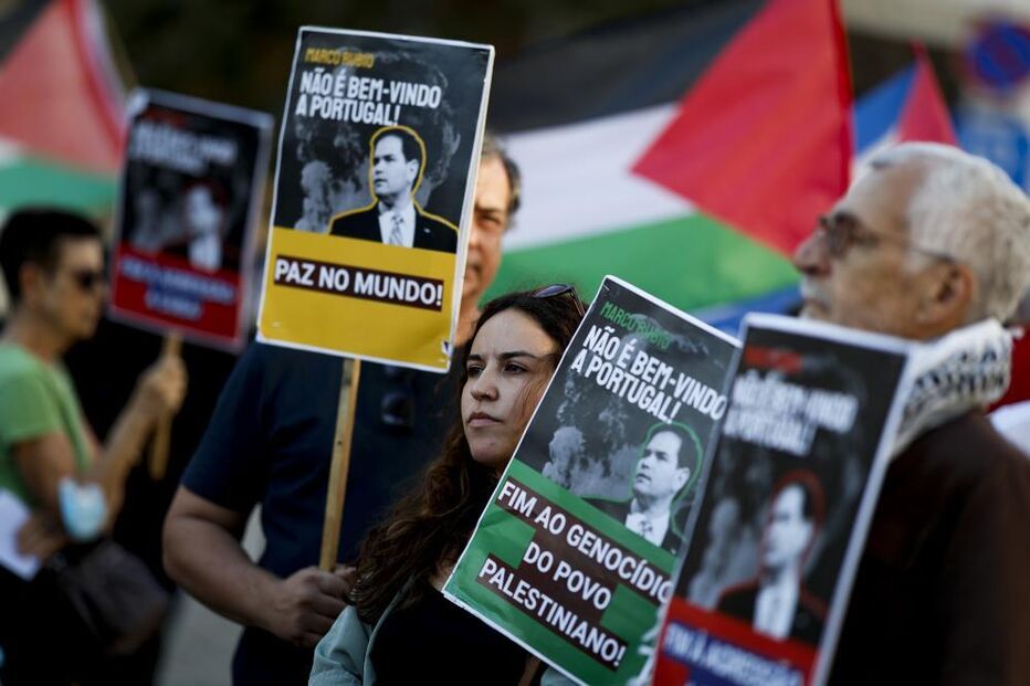 norte-americano, Marco Rubio, no Largo de São Domingos, em Lisboa,