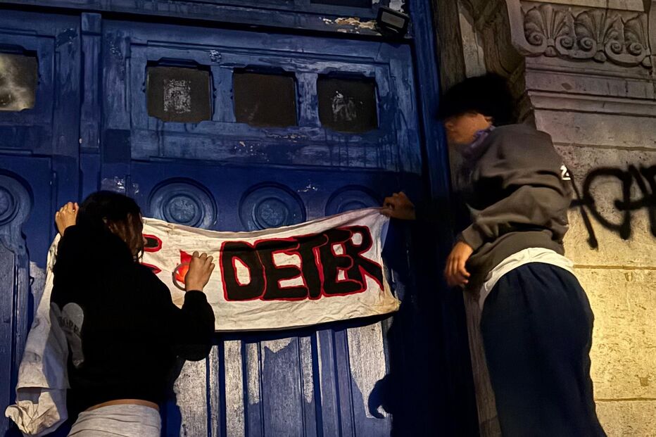 Estudantes franceses preparam bloqueio a escola secundária em Paris