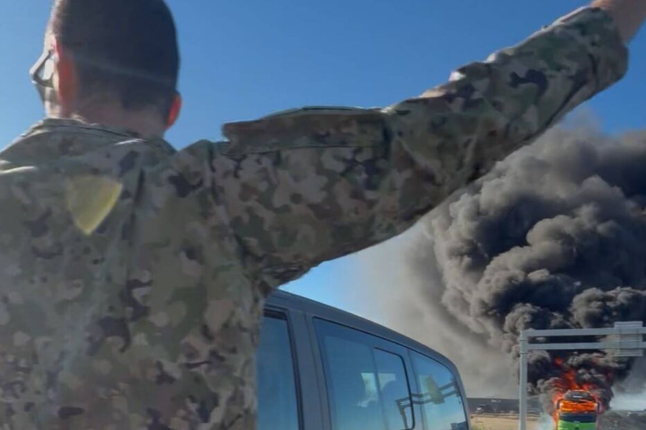 Militares salvam 43 passageiros de autocarro em chamas na A1