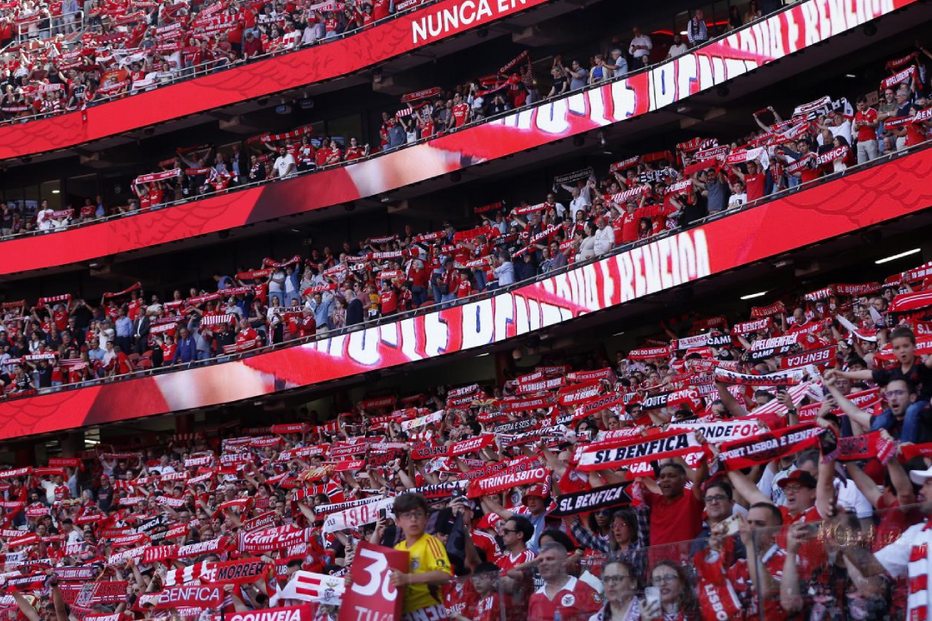 Adeptos do Benfica nas bancadas do Estádio da Luz