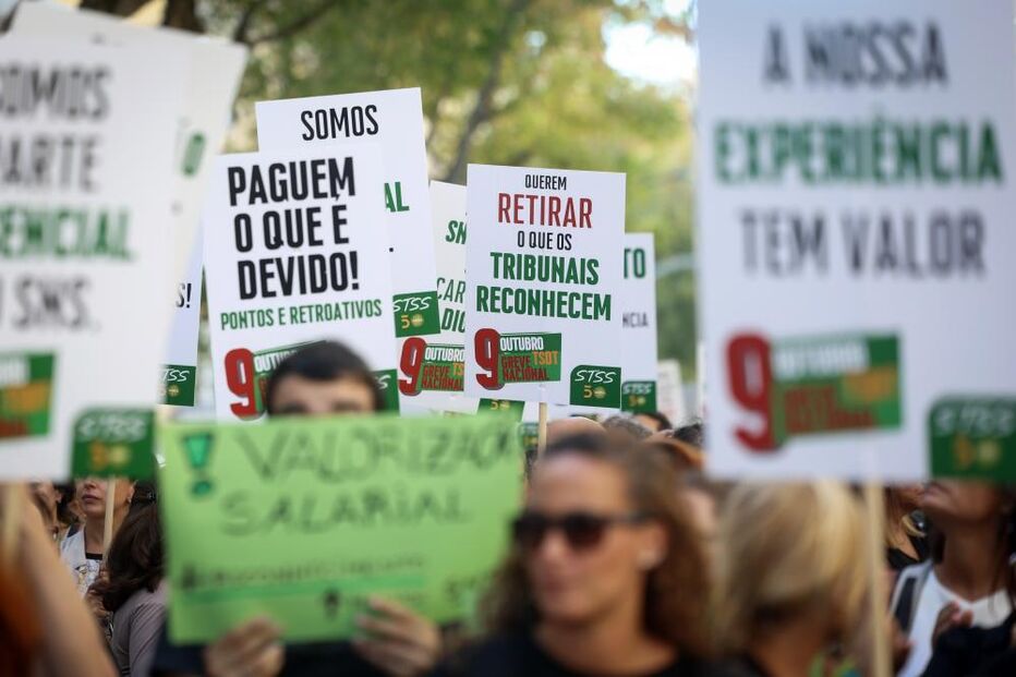 Técnicos de diagnóstico e terapêutica manifestam-se em Lisboa por melhores salários