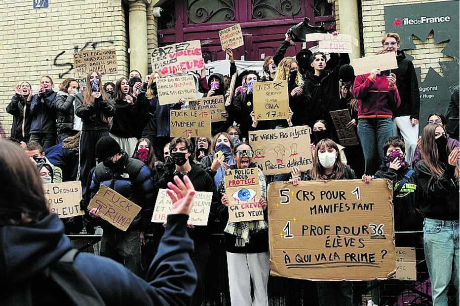 Estudantes prometem manter protestos em França