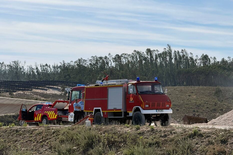 Incêndio deflagra em centro de tratamento de resíduos em Leiria