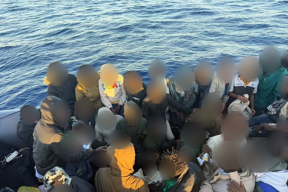 Mais de 100 migrantes resgatados pela Polícia Marítima na Grécia