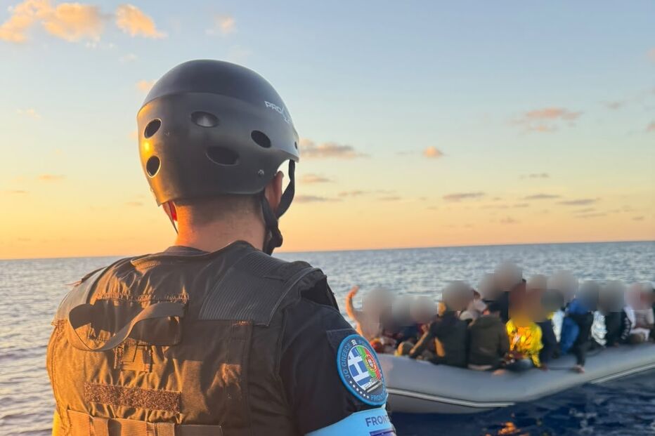 Mais de 100 migrantes resgatados pela Polícia Marítima na Grécia