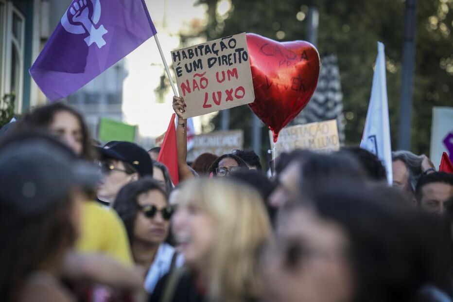 Milhares concentram-se em Lisboa contra o custo de vida e da habitação