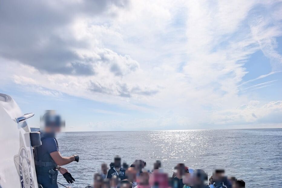 Polícia Marítima resgatou 43 migrantes em operação de busca e salvamento, este sábado, 10, na Grécia 2