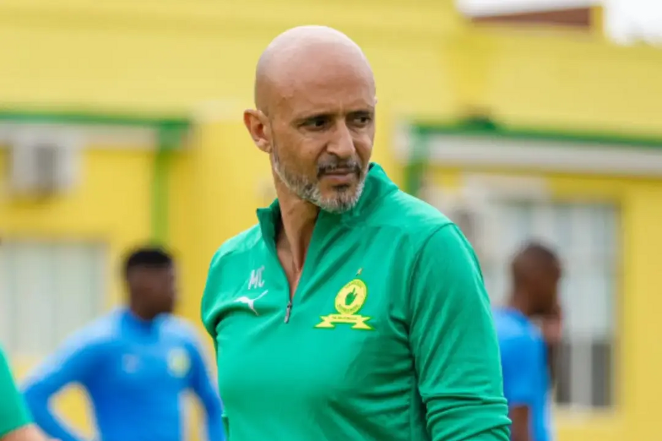 Miguel Cardoso e Mamelodi Sundowns vencem taça na África do Sul