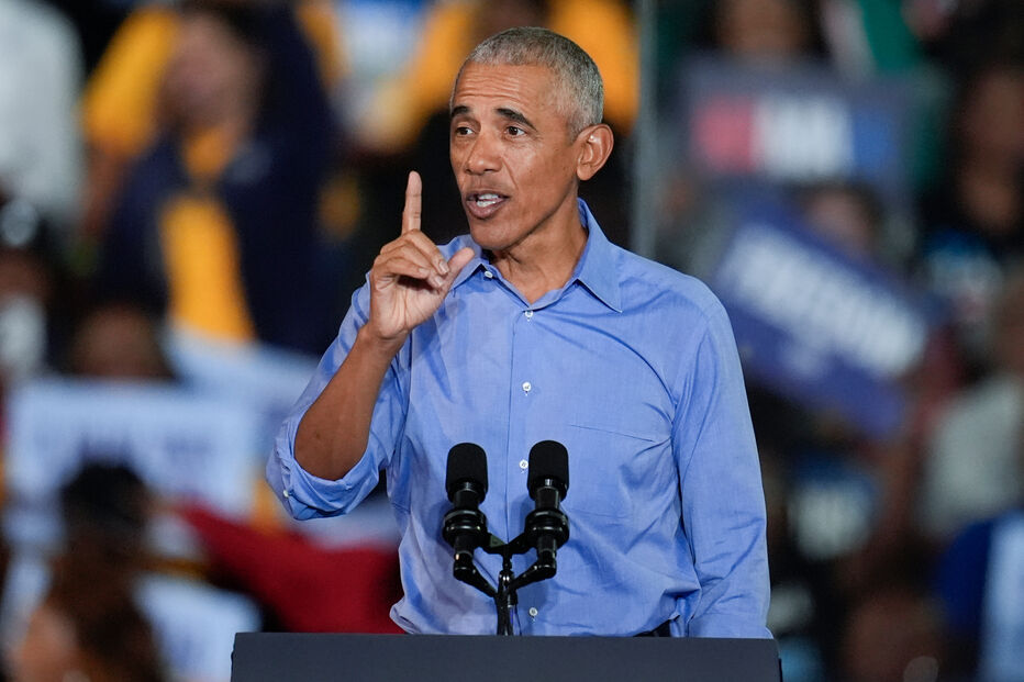 Obama aponta o dedo enquanto fala em público