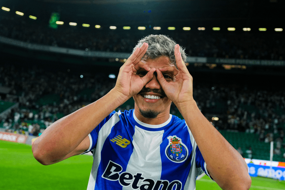  William Gomes sofreu uma entorse no tornozelo direito no encontro frente ao Marítimo, da I Liga de futebol, divulgou este sábado o FC Porto