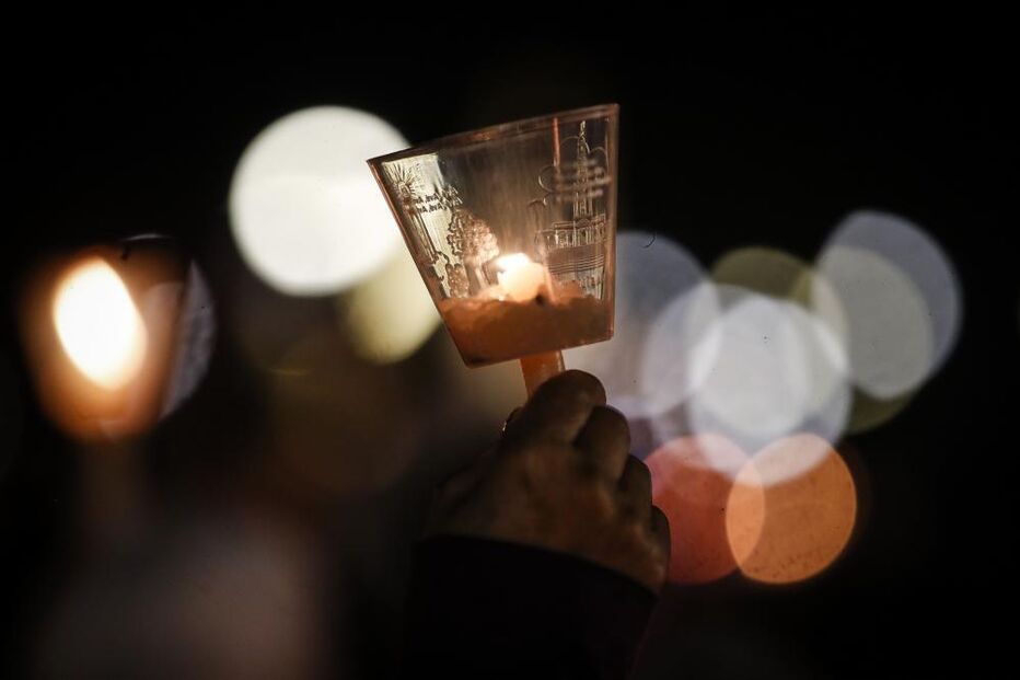A Imagem de Nossa Senhora de Fátima é levada na